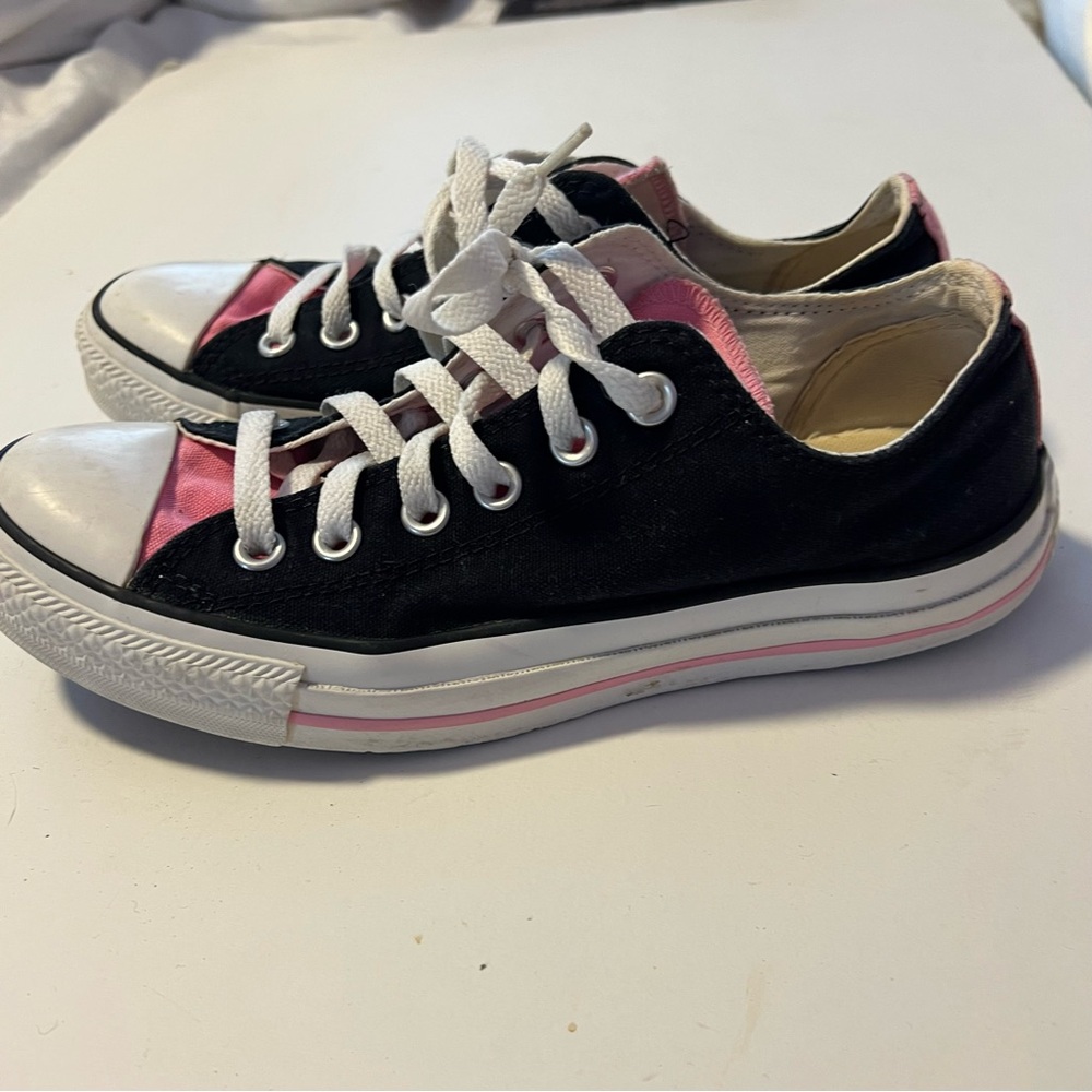 Converse Chuck Taylor All Stars Low Tops - Picture 2 of 7